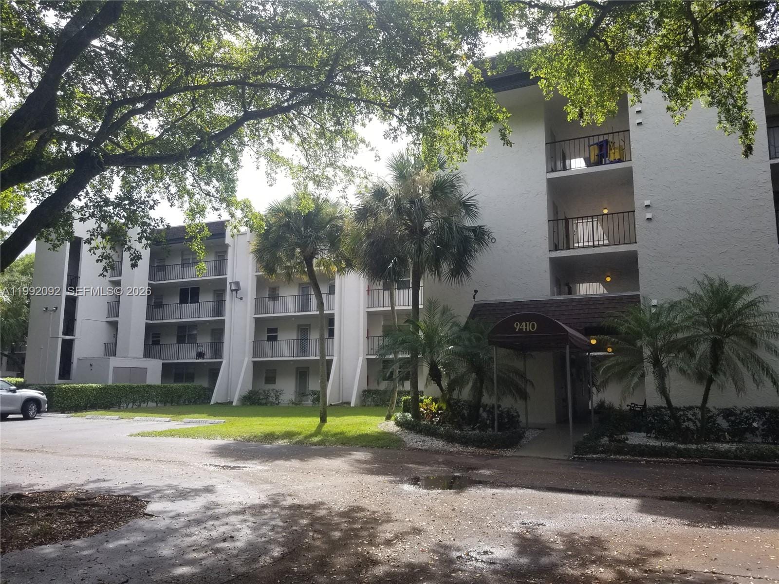 9410 Poinciana Place 101 — photo 8