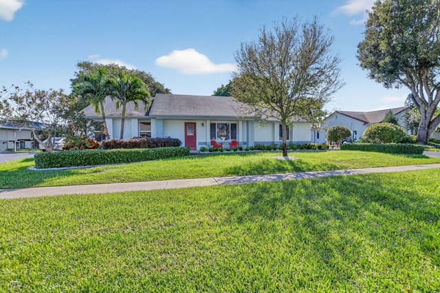 18298 102nd Way S, Boca Raton, FL 33498