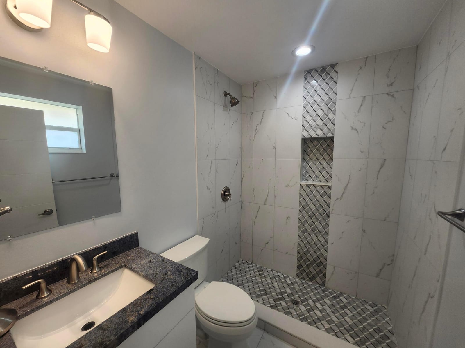 511 N 60th Way East Apartment — photo 12