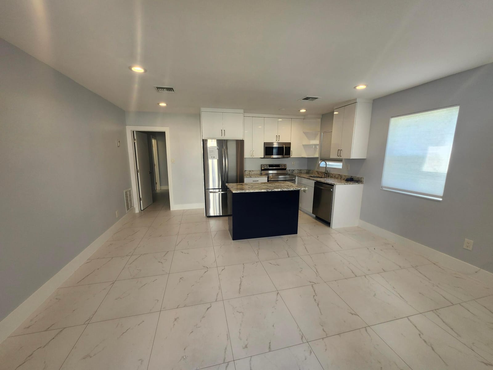 511 N 60th Way East Apartment — photo 5