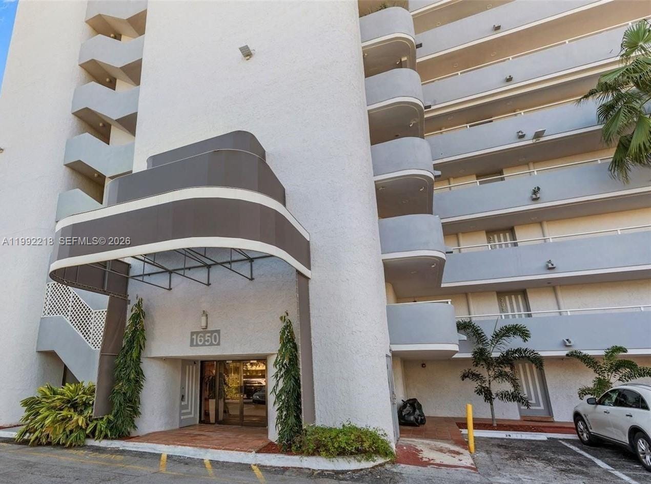 1650 NE 115th Street 302, Miami, FL 33181 photo 16