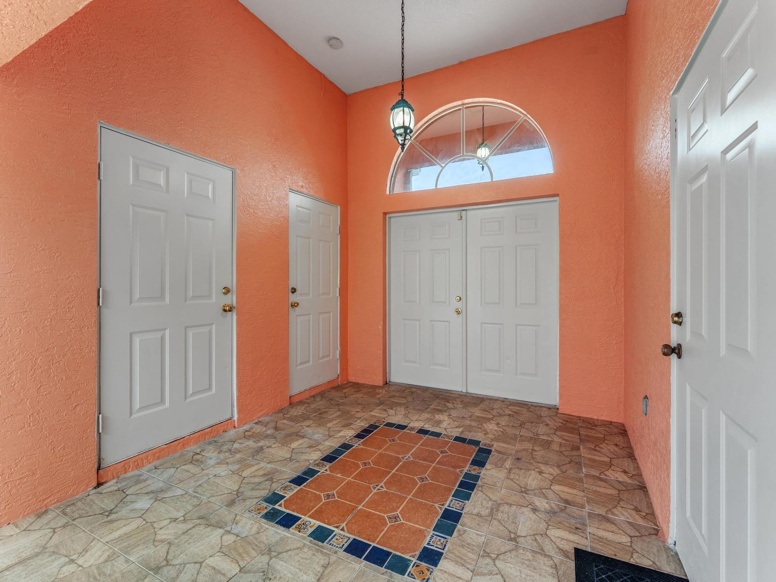 430 SE Thanksgiving Avenue — photo 4