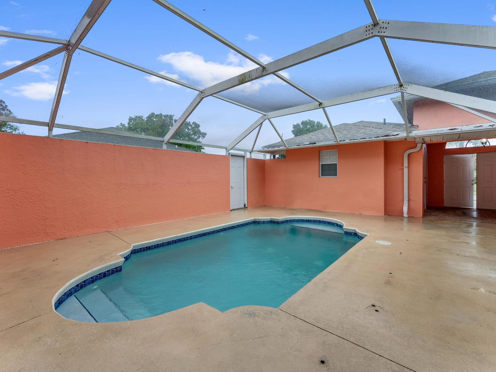 430 SE Thanksgiving Avenue — photo 5