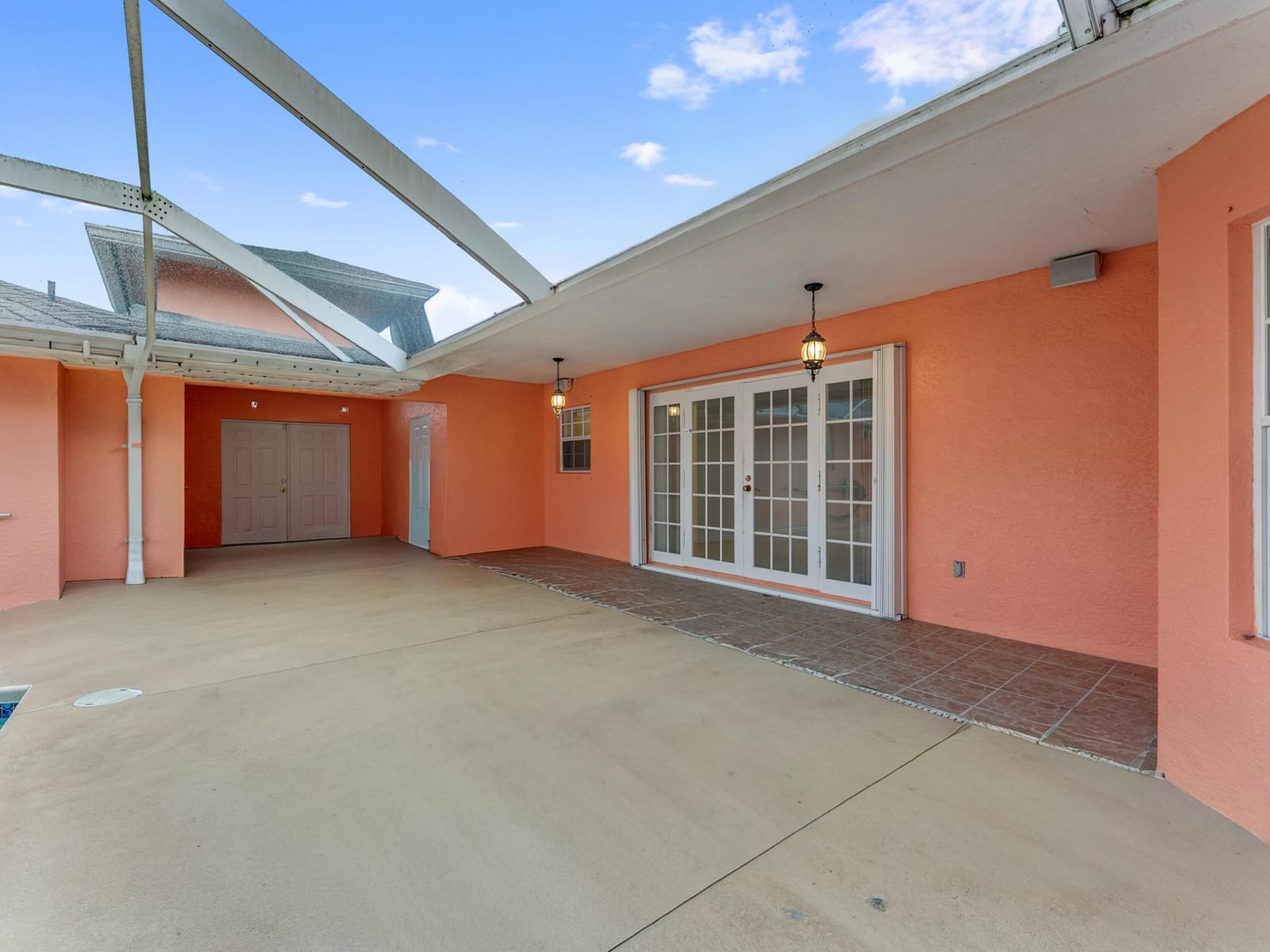 430 SE Thanksgiving Avenue — photo 7
