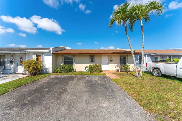 12983 SW 18th Terrace, sold in Greenglade Villas, Miami, FL