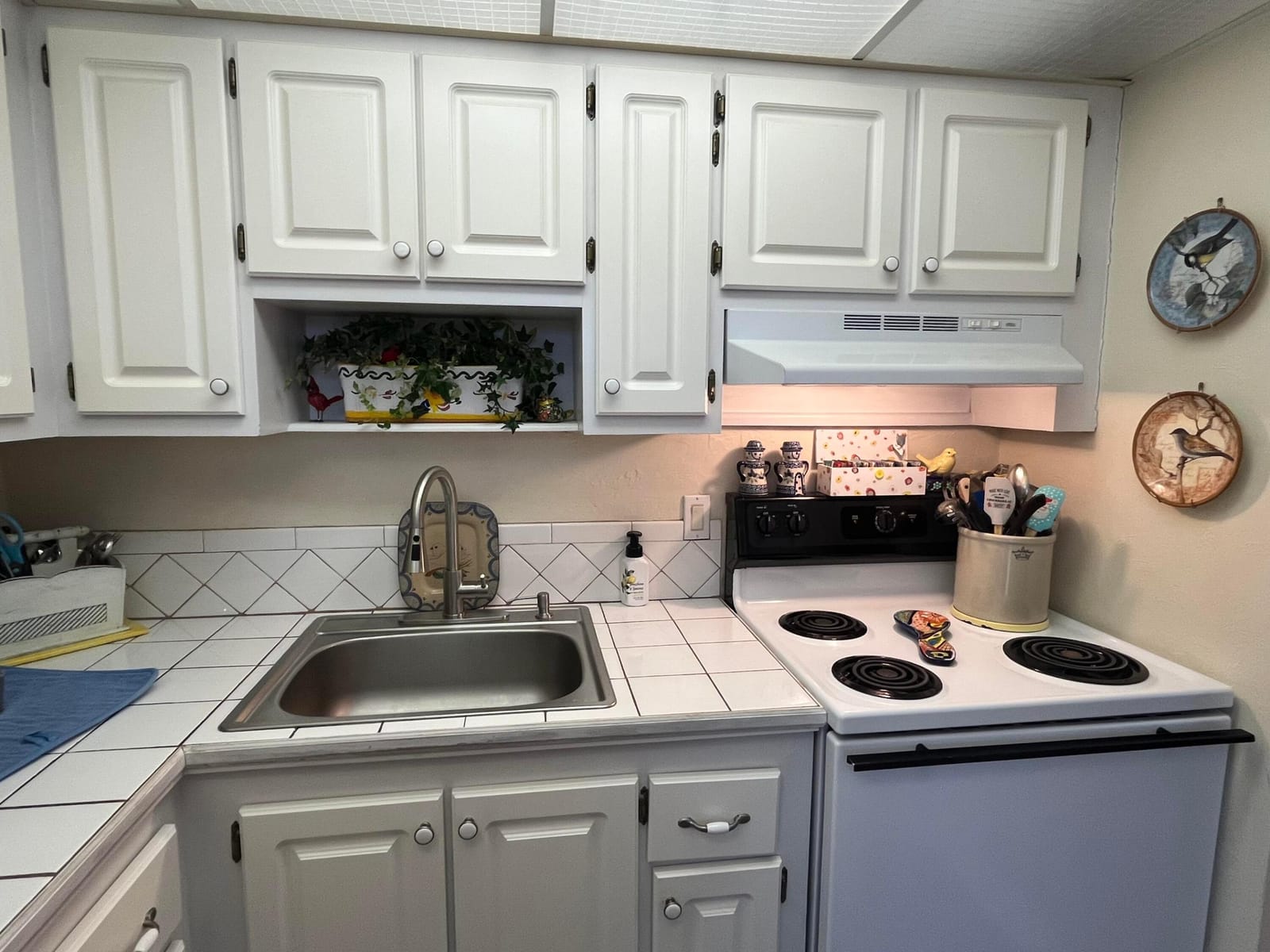 2191 NE 1st Court 203 — photo 2