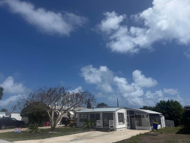 8479 SE Eagle Avenue, Hobe Sound, FL 33455