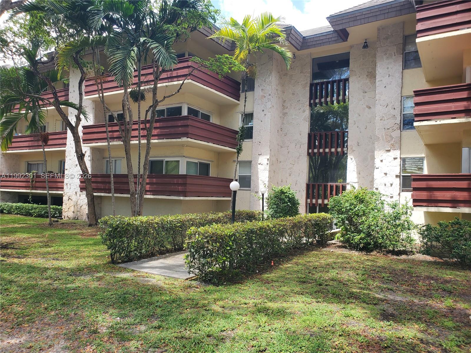 1205 Mariposa Avenue 206, Coral Gables, FL 33146, Coral Gables
