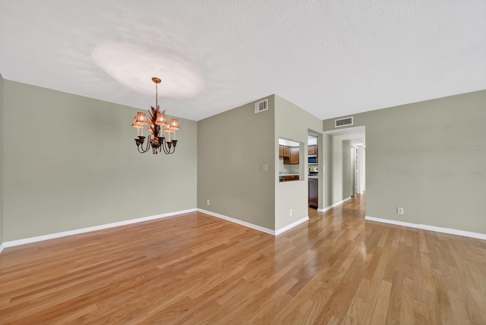 1575 SW Silver Pine Way 108-d2 — photo 7