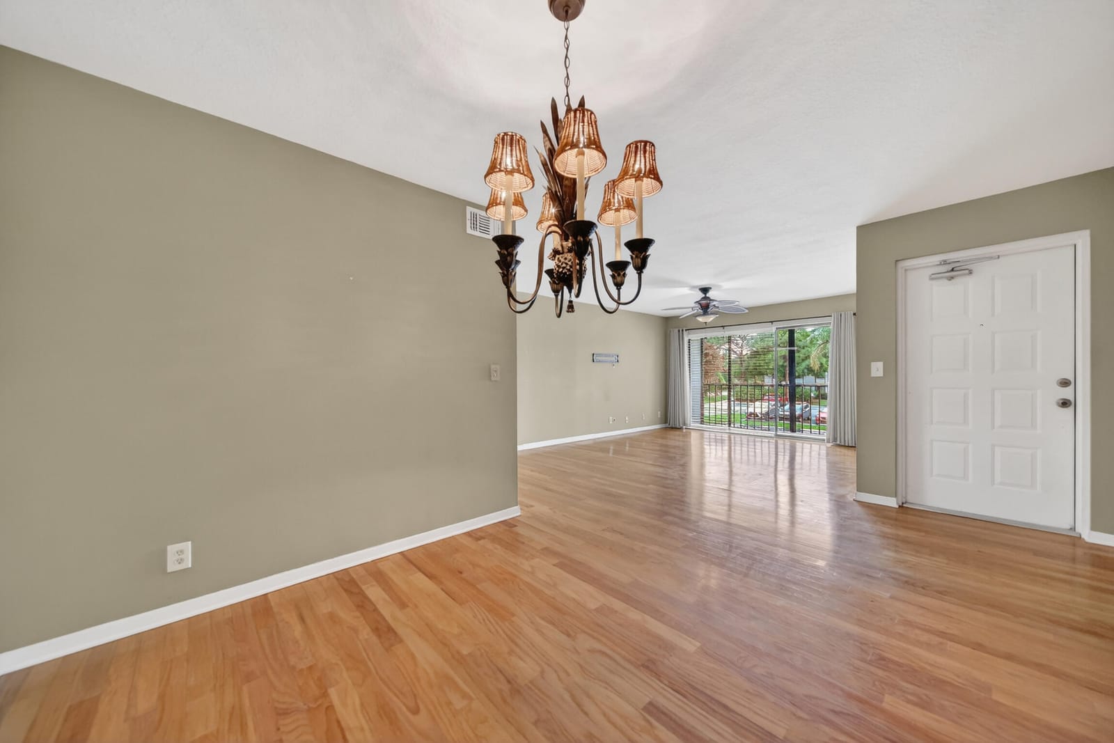 1575 SW Silver Pine Way 108-d2 — photo 8