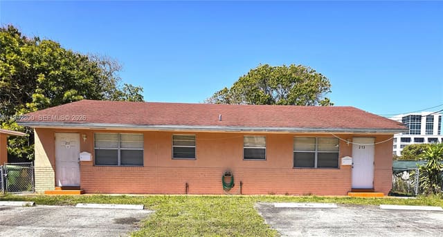 211 SE 10th Street, sold in Hallandale Park No 3, Hallandale Beach, FL