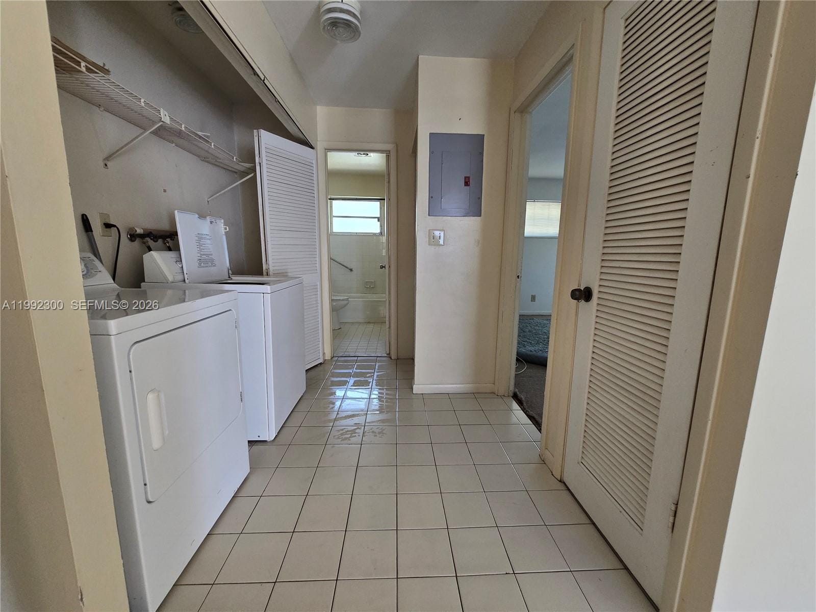 211 SE 10th Street, Hallandale Beach, FL 33009 photo 13