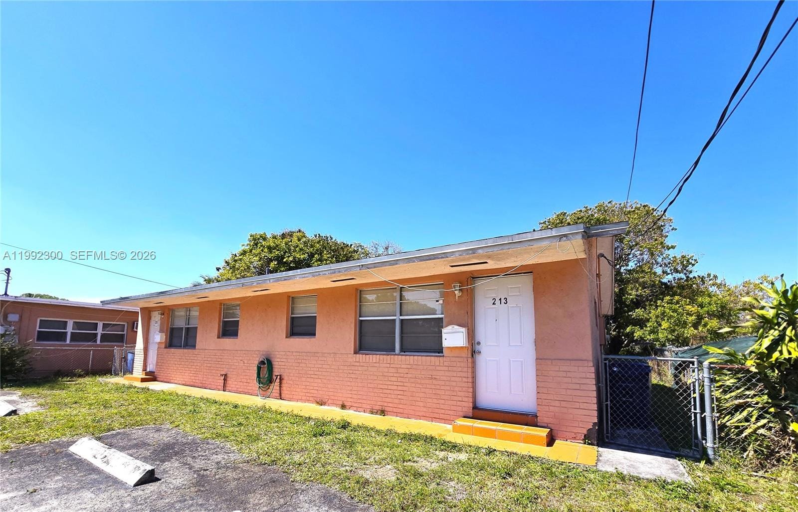 211 SE 10th Street, Hallandale Beach, FL 33009 photo 3