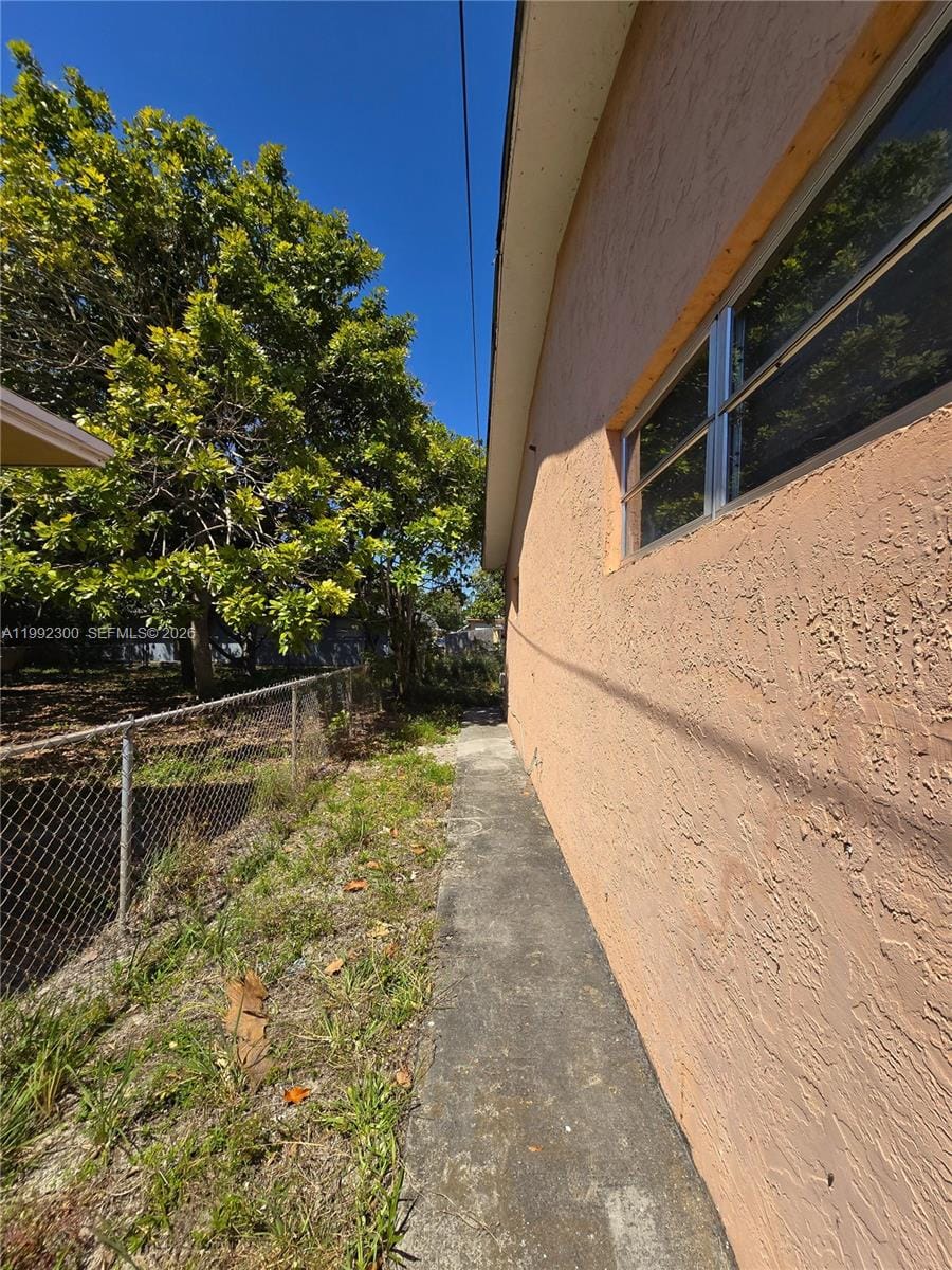 211 SE 10th Street, Hallandale Beach, FL 33009 photo 26