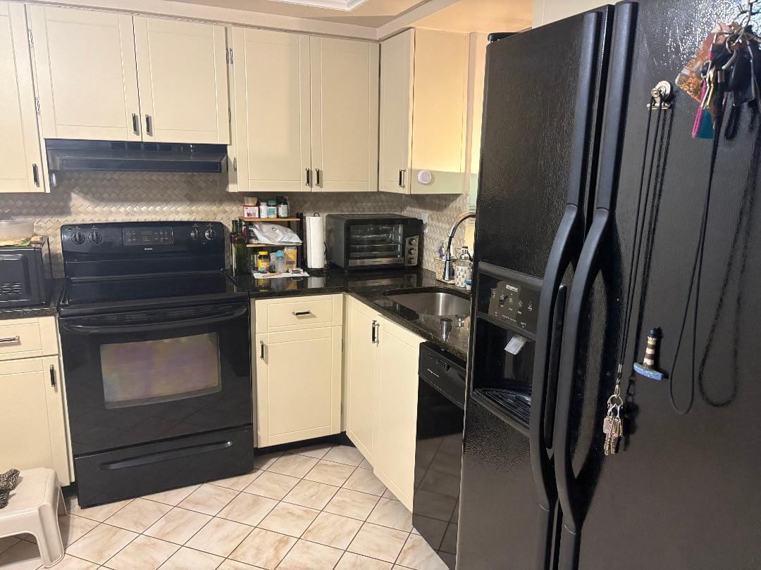 7300 Lake Cir Drive 404 — photo 2
