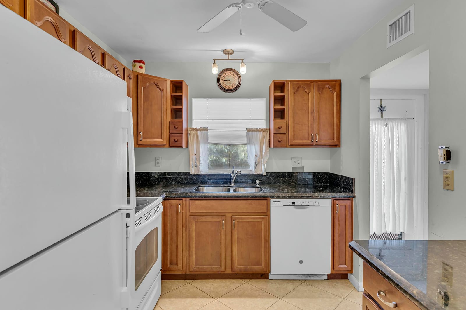 9401 Sunrise Lakes Boulevard 311, Sunrise, FL 33322 photo 13
