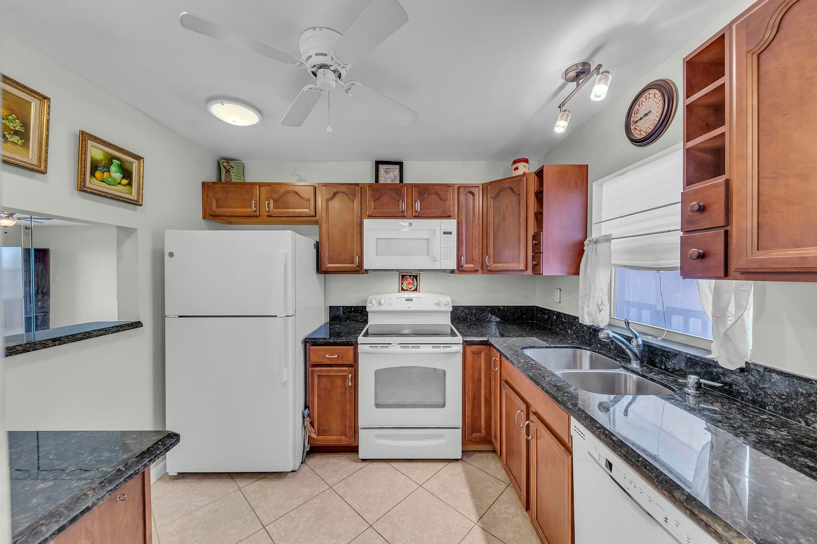 9401 Sunrise Lakes Boulevard 311, Sunrise, FL 33322 photo 14