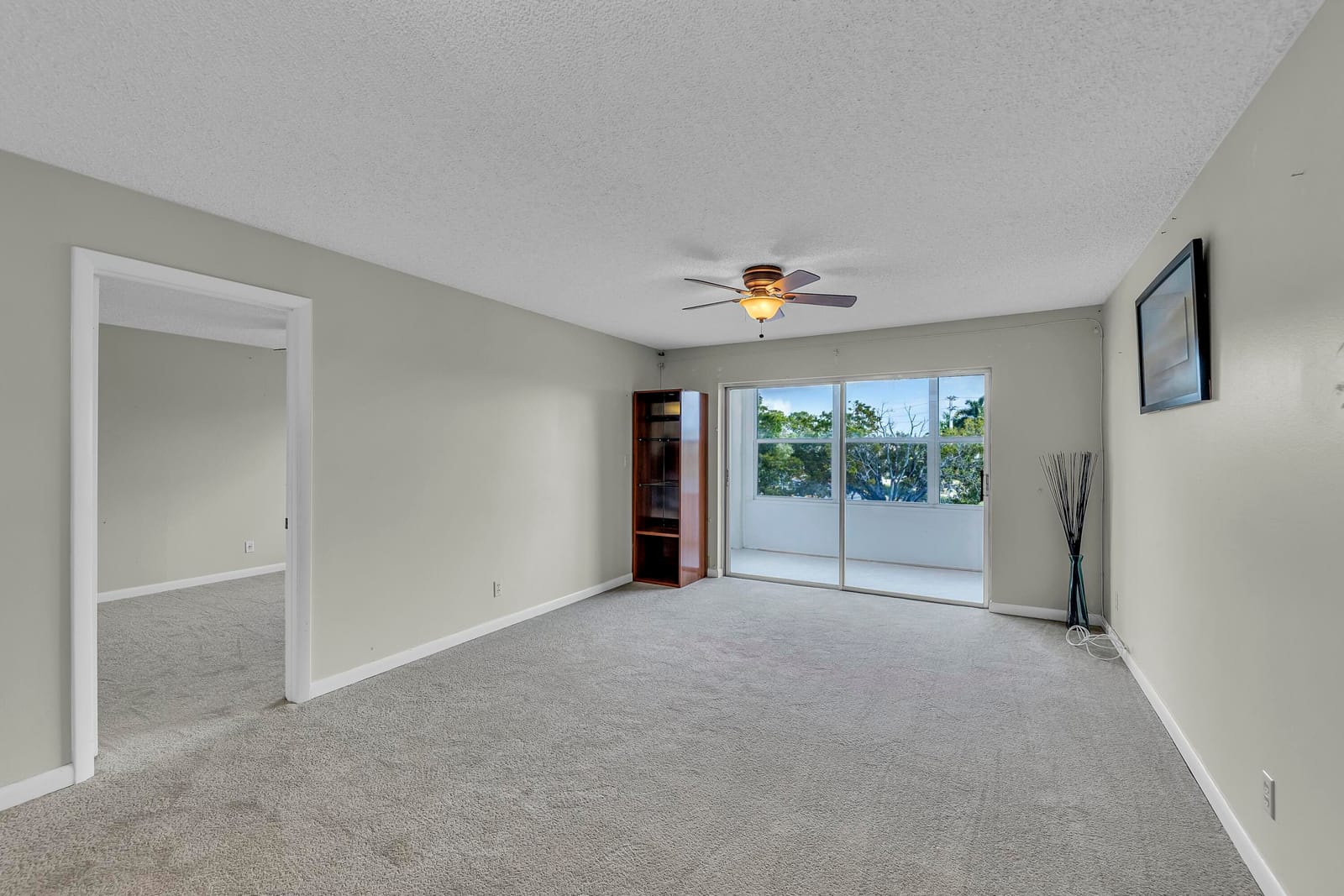 9401 Sunrise Lakes Boulevard 311, Sunrise, FL 33322 photo 7