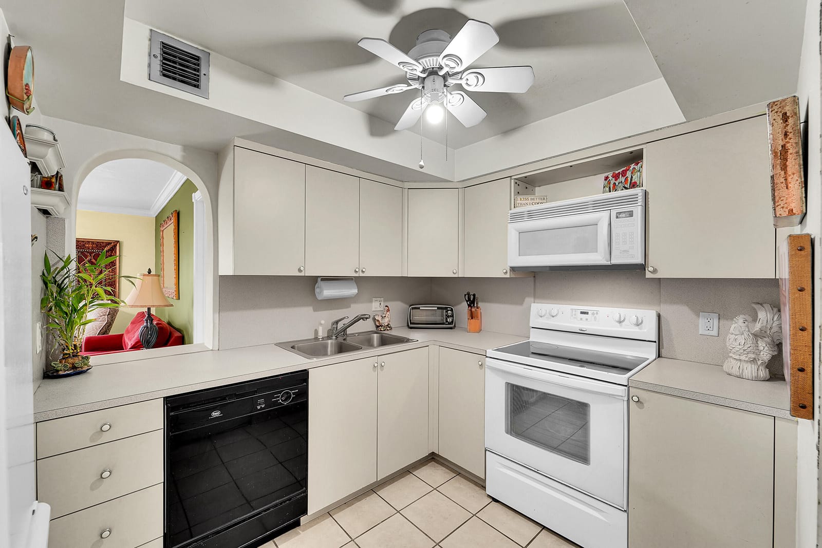 3909 N Ocean Boulevard 301, Fort Lauderdale, FL 33308 photo 4