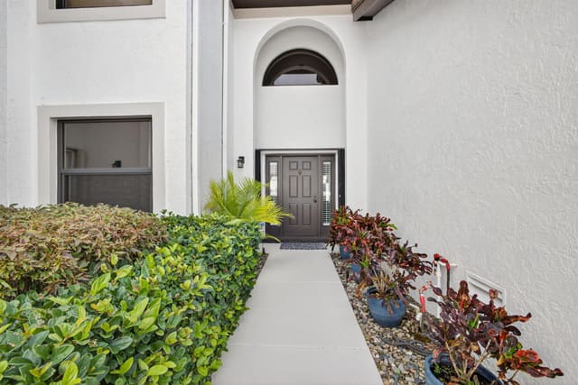 16550 Traders Crossing S Apt 248, sold in Traders Crossing At Jonathans Landing, Jupiter, FL