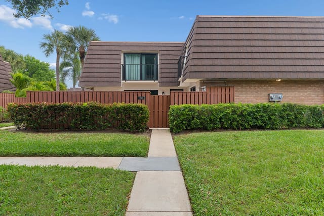 1205 12th Court, sold in Lakes At The Bluffs, Jupiter, FL