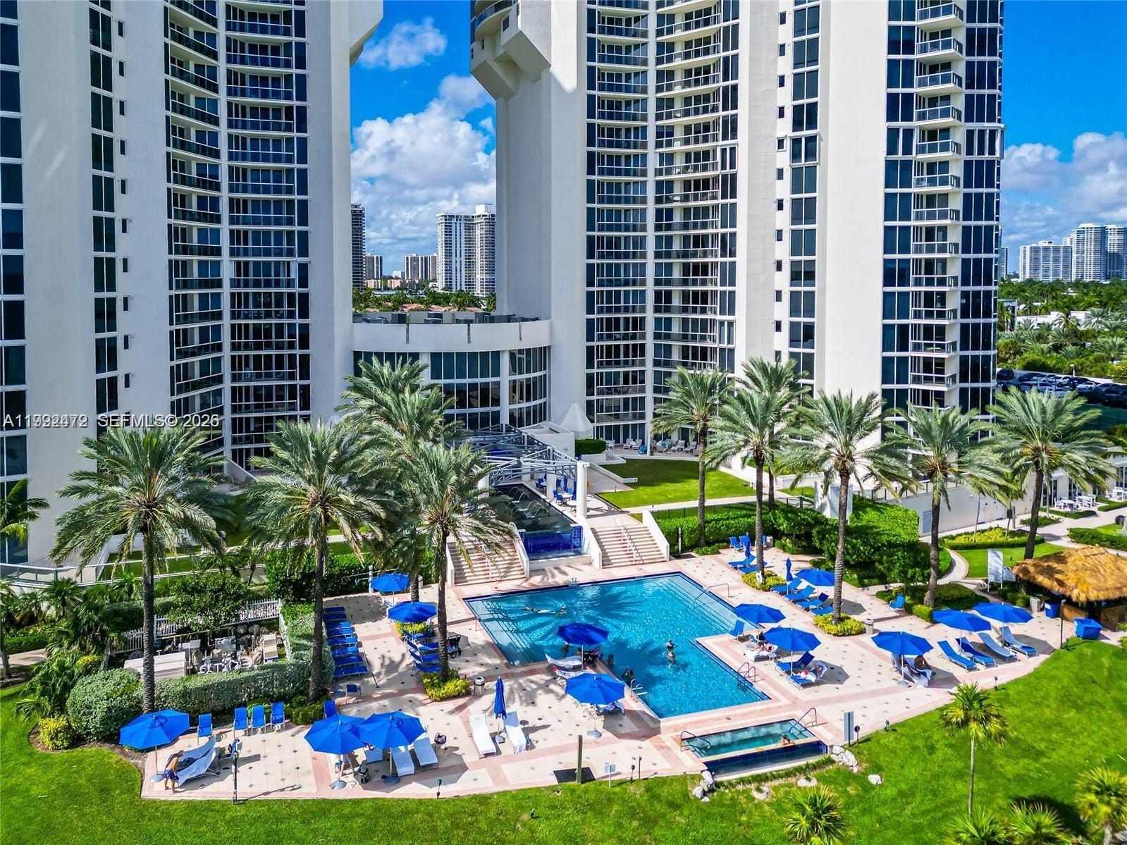 19333 Collins Avenue 304 — photo 4