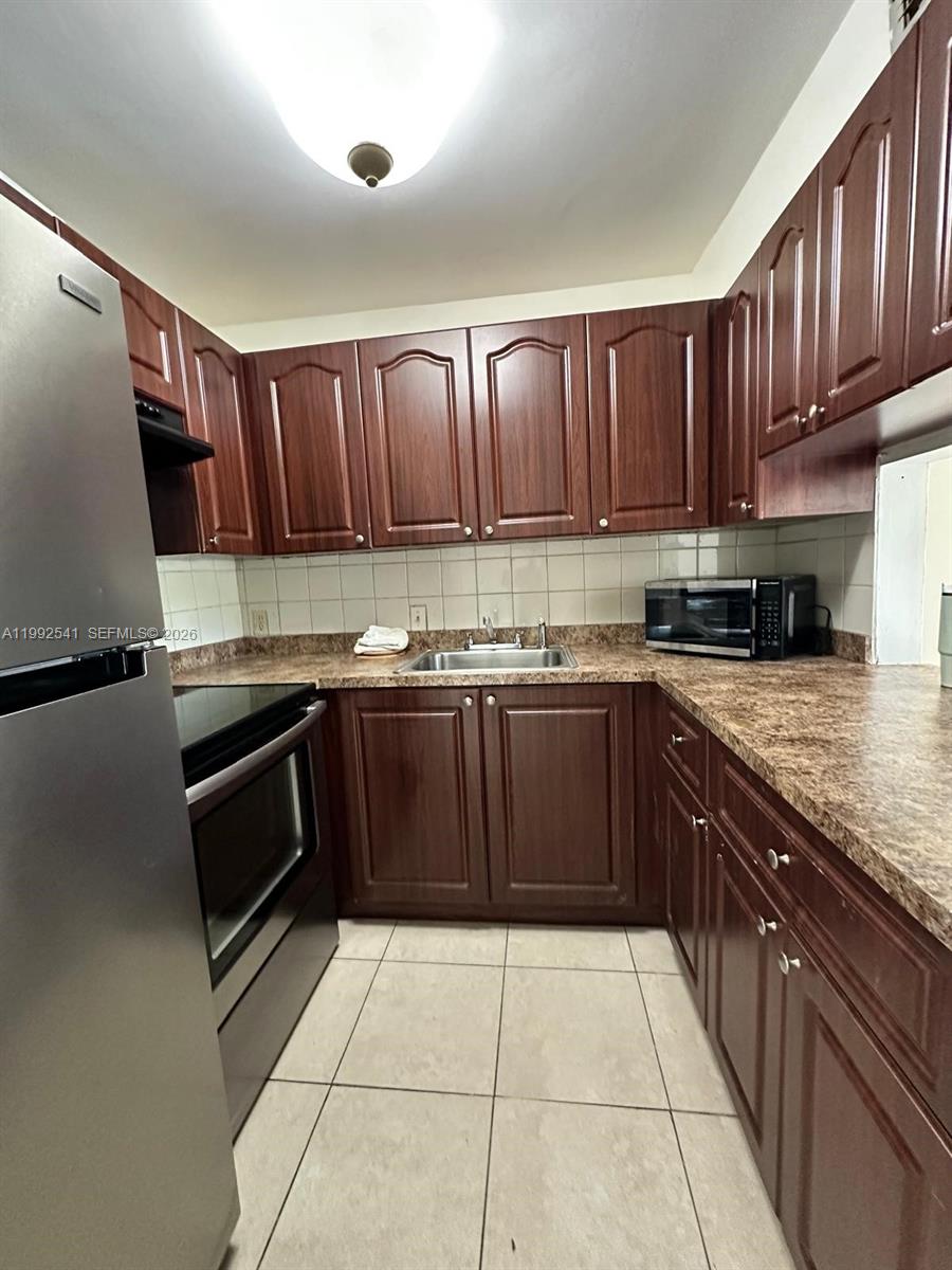 4848 NW 24th Court 309, Lauderdale Lakes, FL 33313