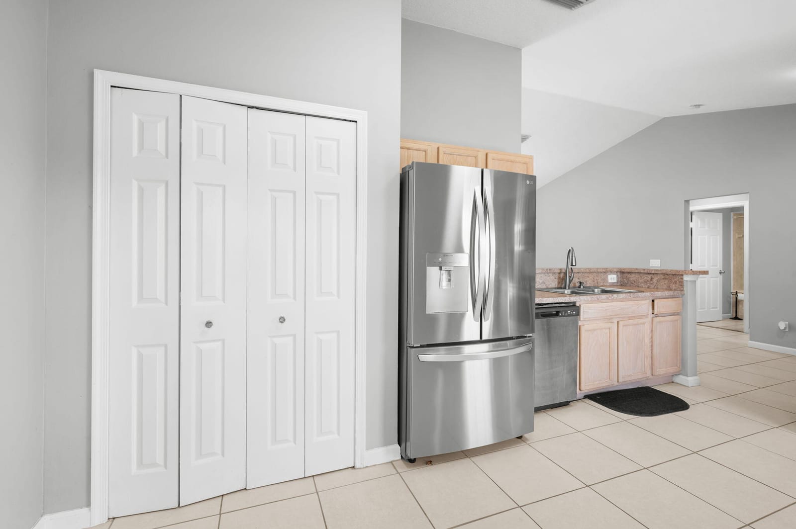 444 SW Exmore Avenue — photo 4