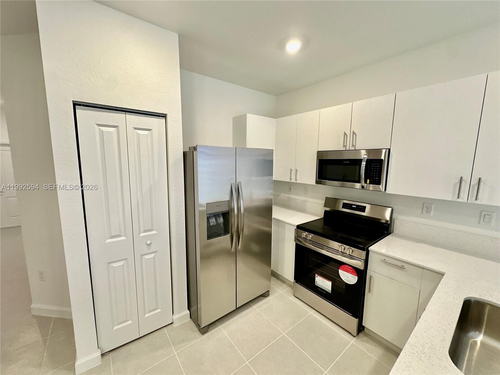 2867 SE 25th Terrace . — photo 7