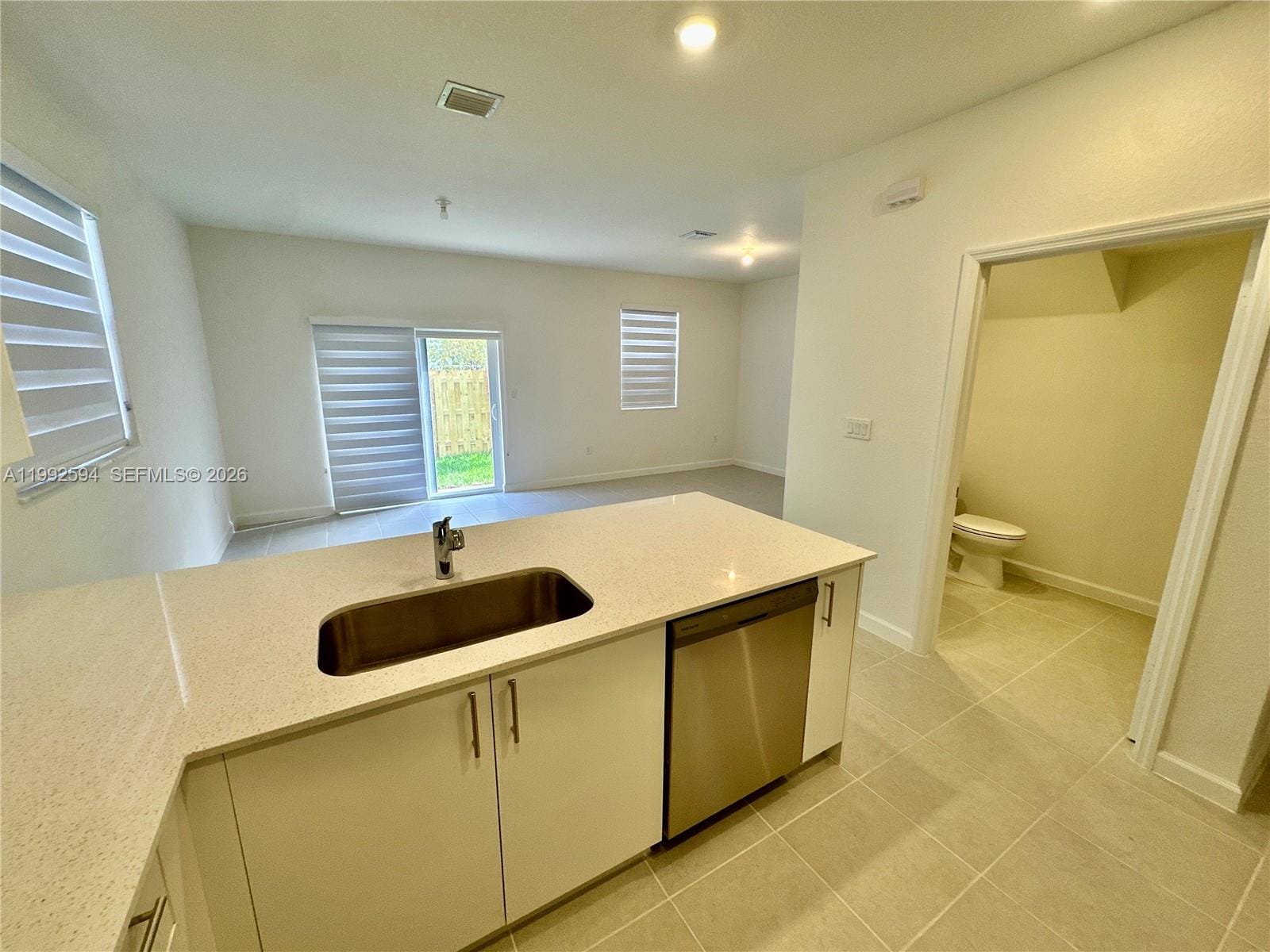 2867 SE 25th Terrace . — photo 10