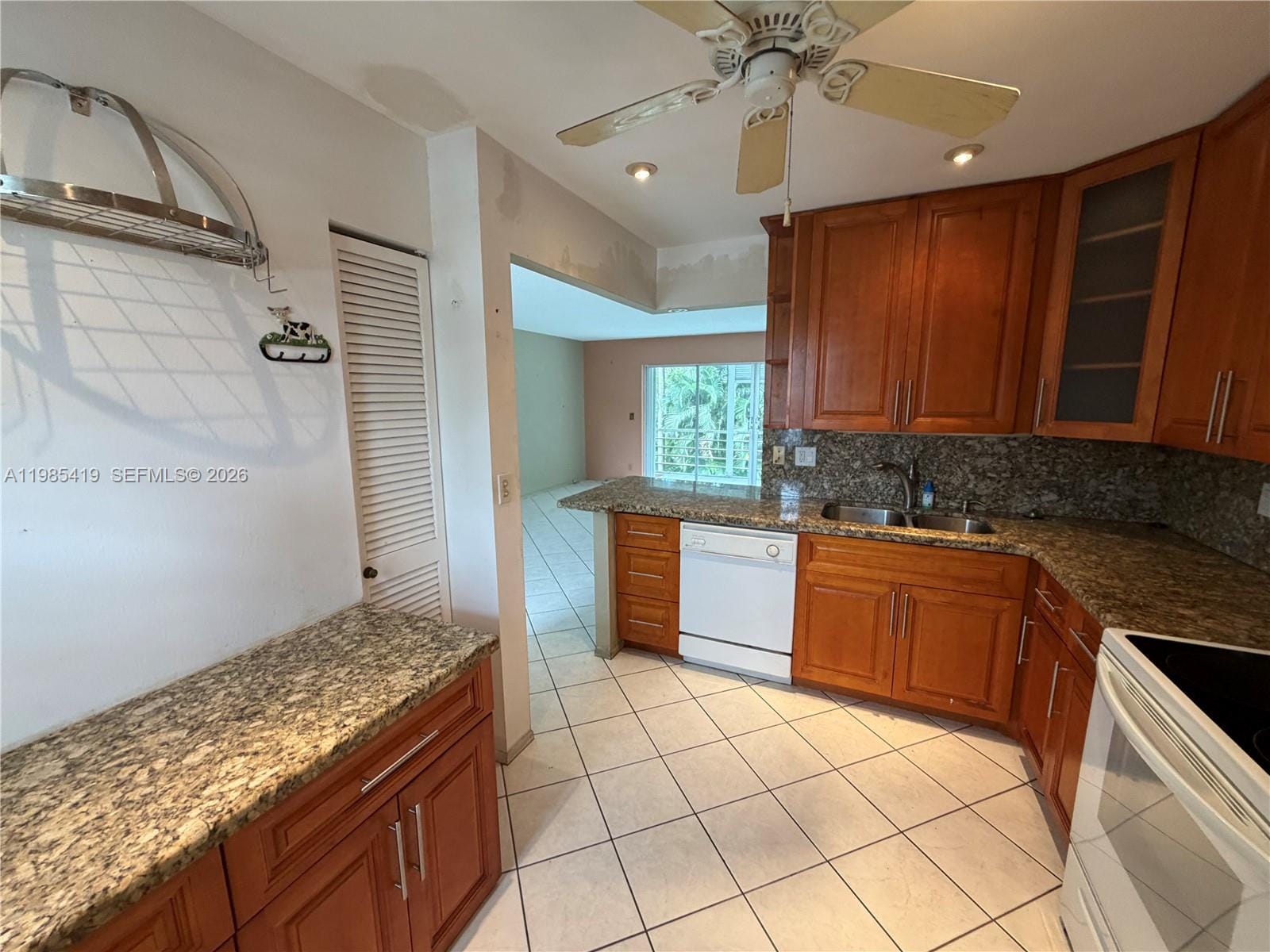 1000 NE 14th Avenue 201, Hallandale Beach, FL 33009 photo 4