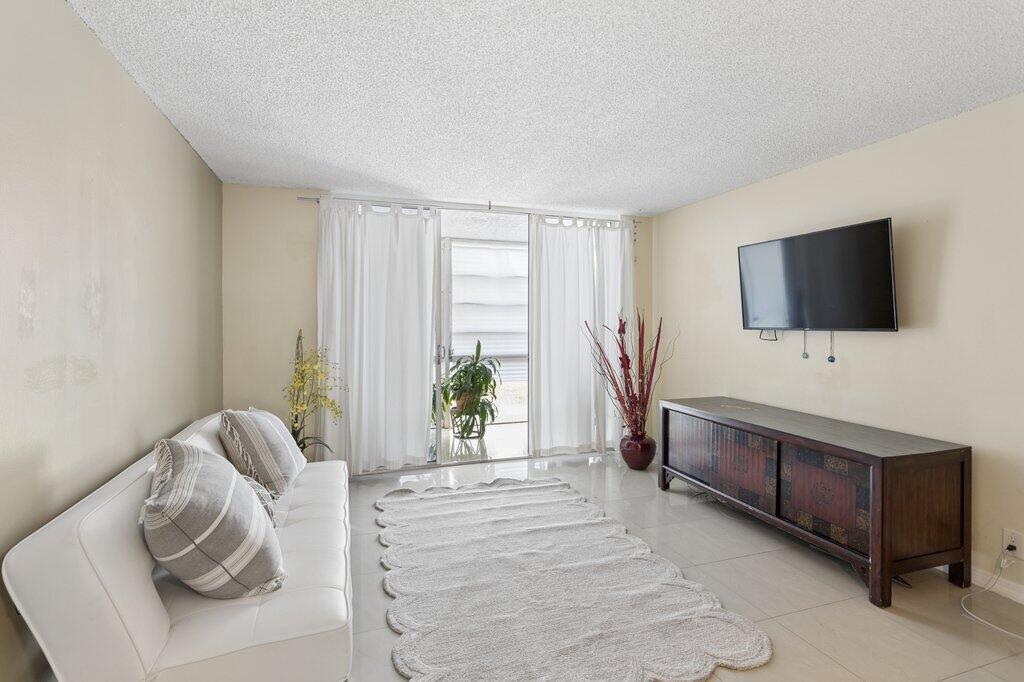 3141 NW 47th Terrace 124, Lauderdale Lakes, FL 33319, Lauderdale Lakes