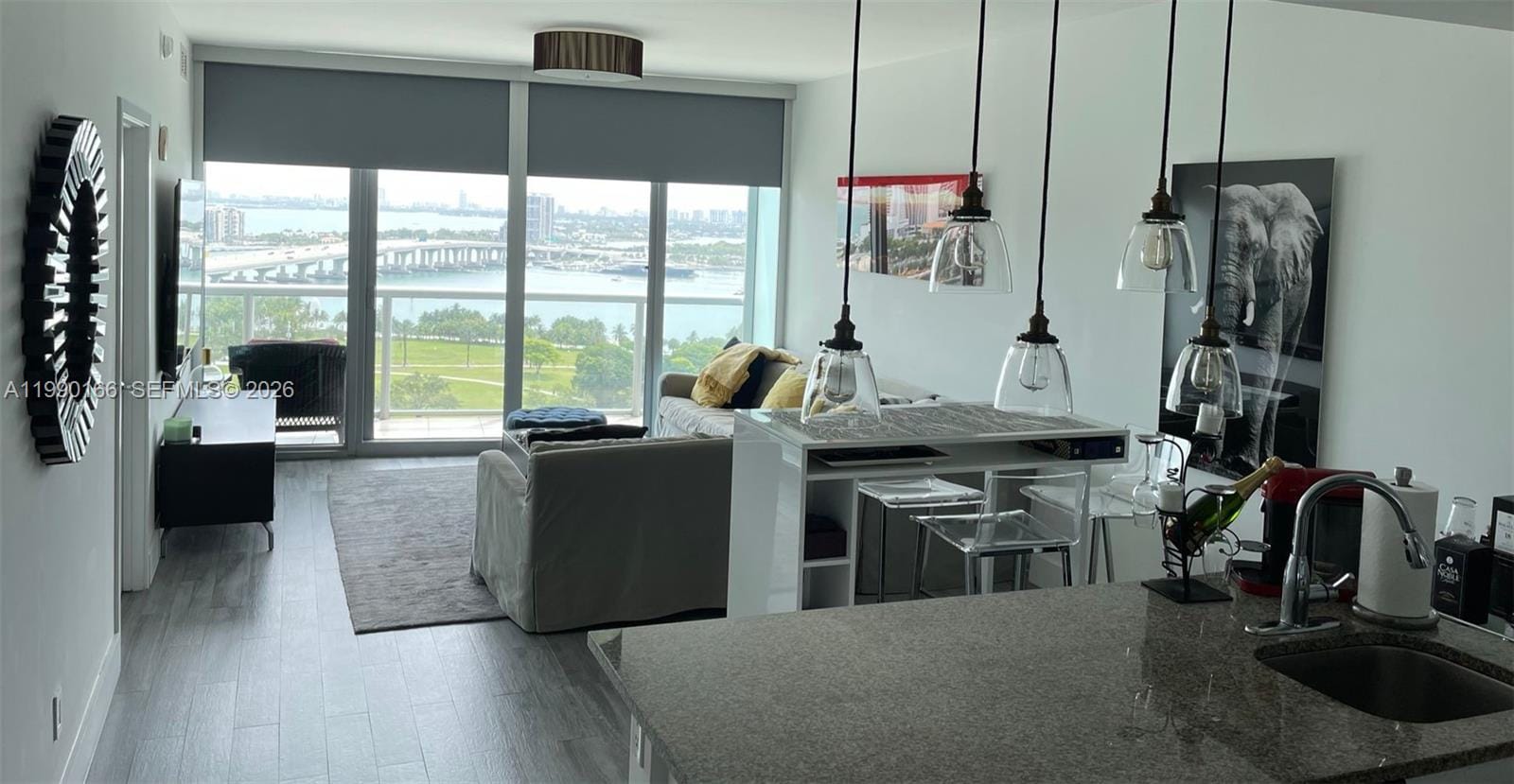 888 Biscayne Boulevard 1810, Miami, FL 33132 photo 2