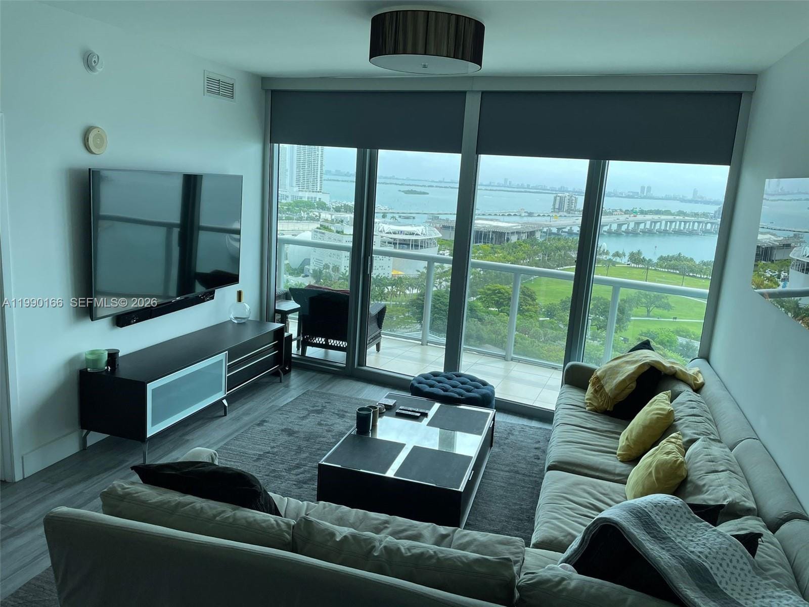 888 Biscayne Boulevard 1810, Miami, FL 33132 photo 16