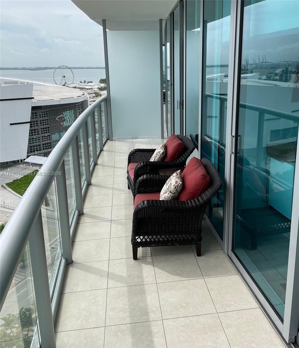 888 Biscayne Boulevard 1810, Miami, FL 33132 photo 24