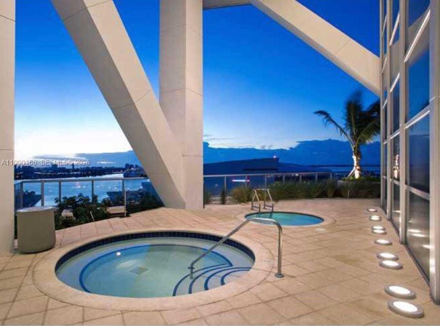 888 Biscayne Boulevard 1810, Miami, FL 33132 photo 4