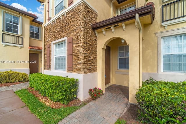 1720 NE 33rd Avenue 104-5, Homestead, FL 33033