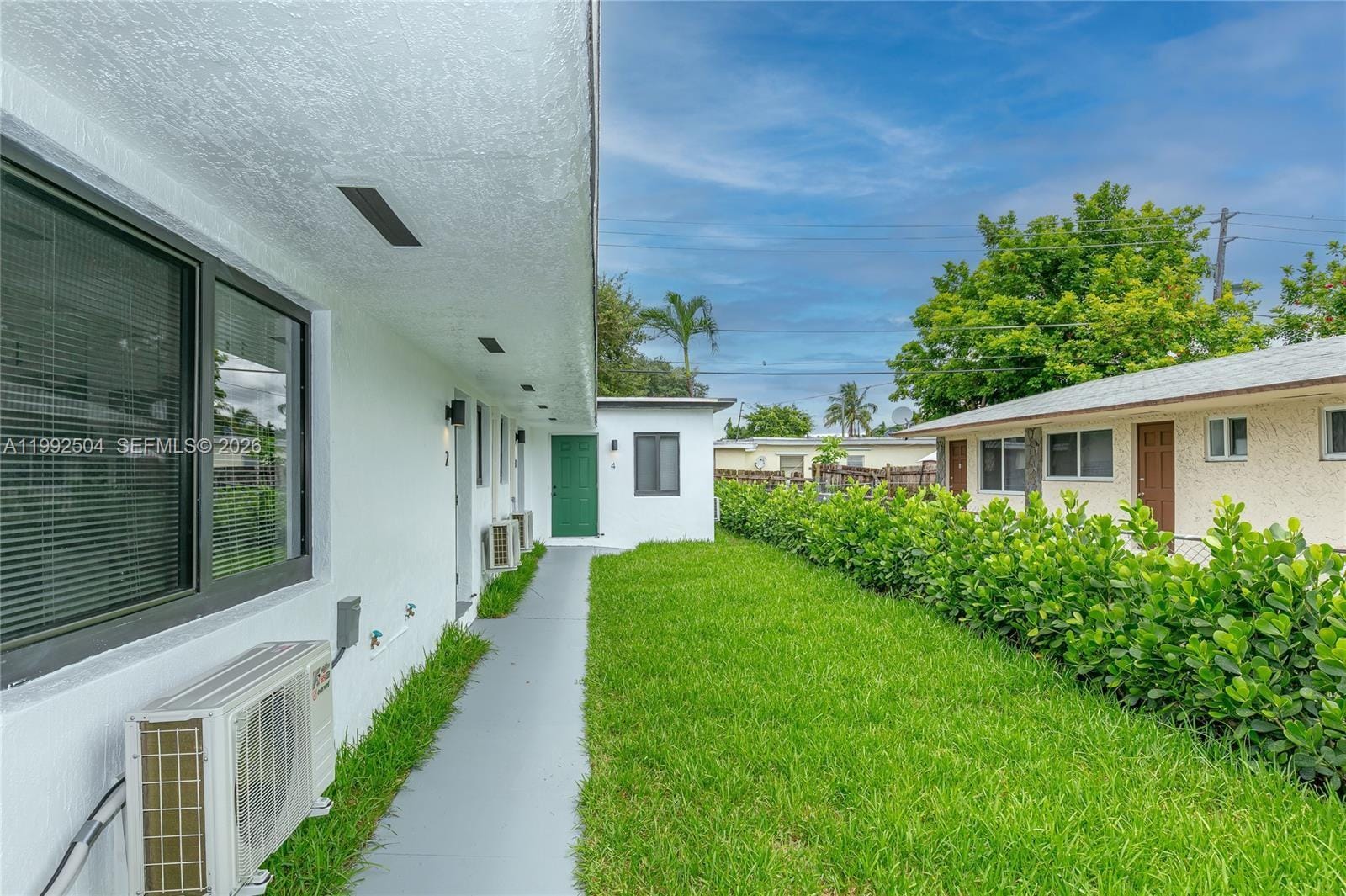 6125 SW 40th Court — photo 3