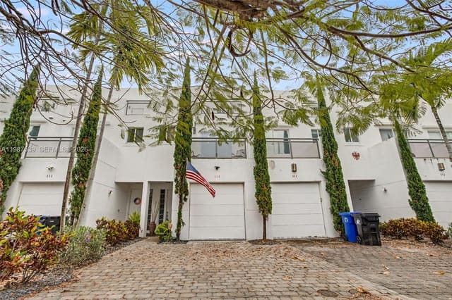 820 NE 19th Avenue, sold in Gateway Park, Fort Lauderdale, FL