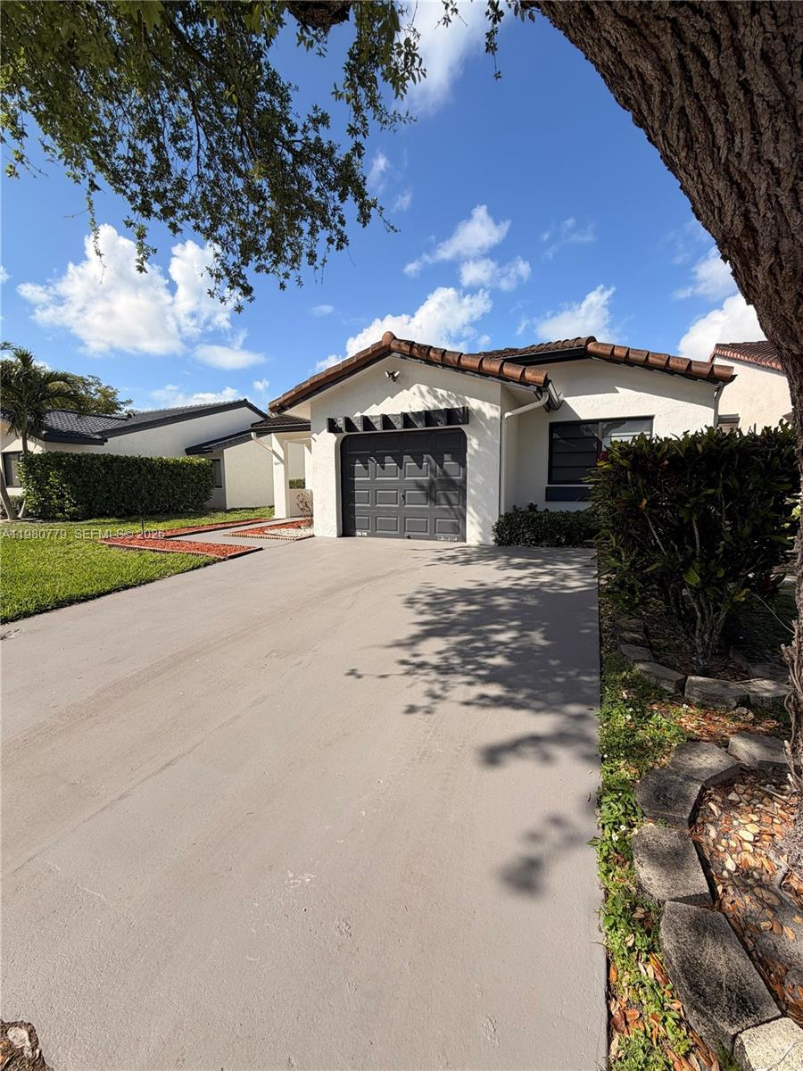 6641 NW 174th Terrace — photo 3