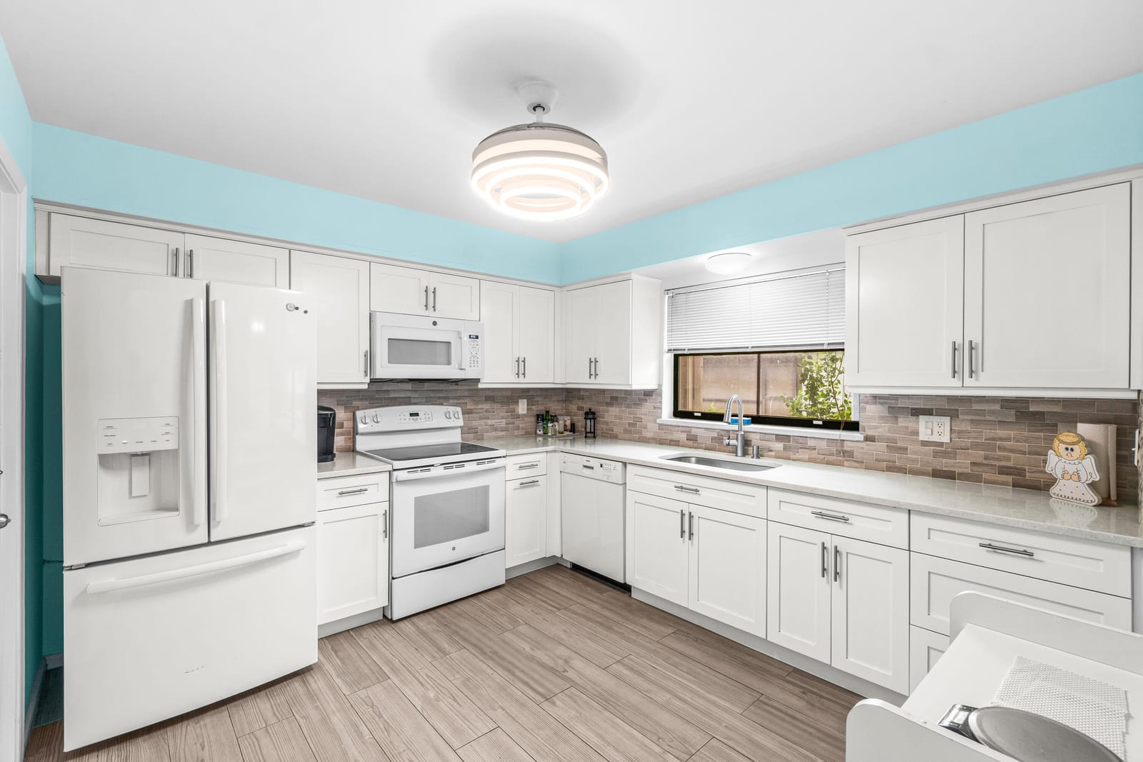 9865 Pecan Tree Drive B — photo 4