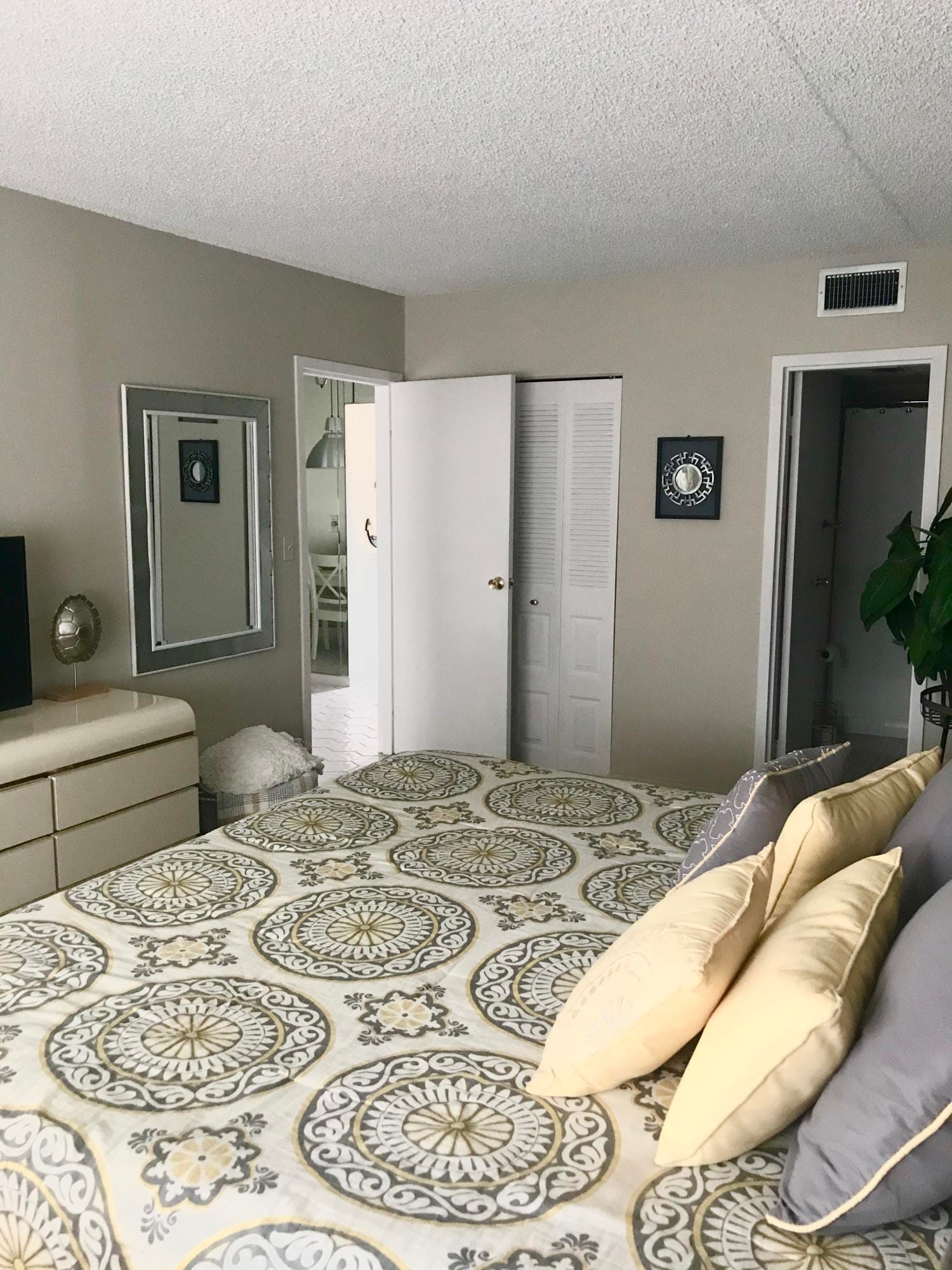 1010 Country Club Drive 206 — photo 8