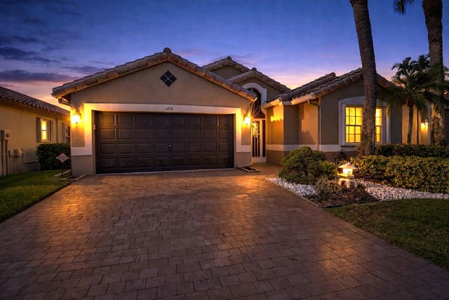 6838 Castlemaine Avenue, Boynton Beach, FL 33437