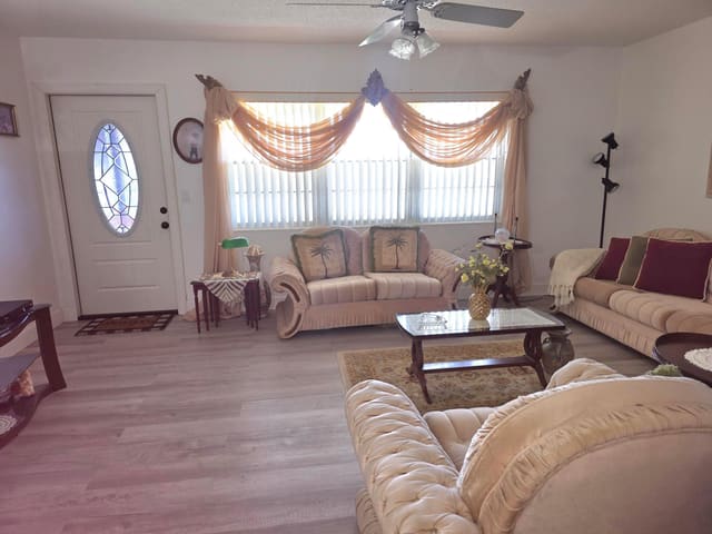 45 Easthampton B, sold in Easthampton Condo, West Palm Beach, FL