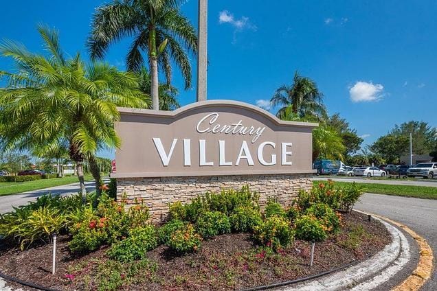 45 Easthampton B, West Palm Beach, FL 33417 photo 1