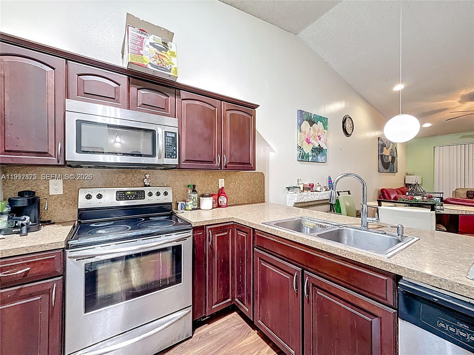 6722 NW 192nd Lane, Hialeah, FL 33015 photo 2