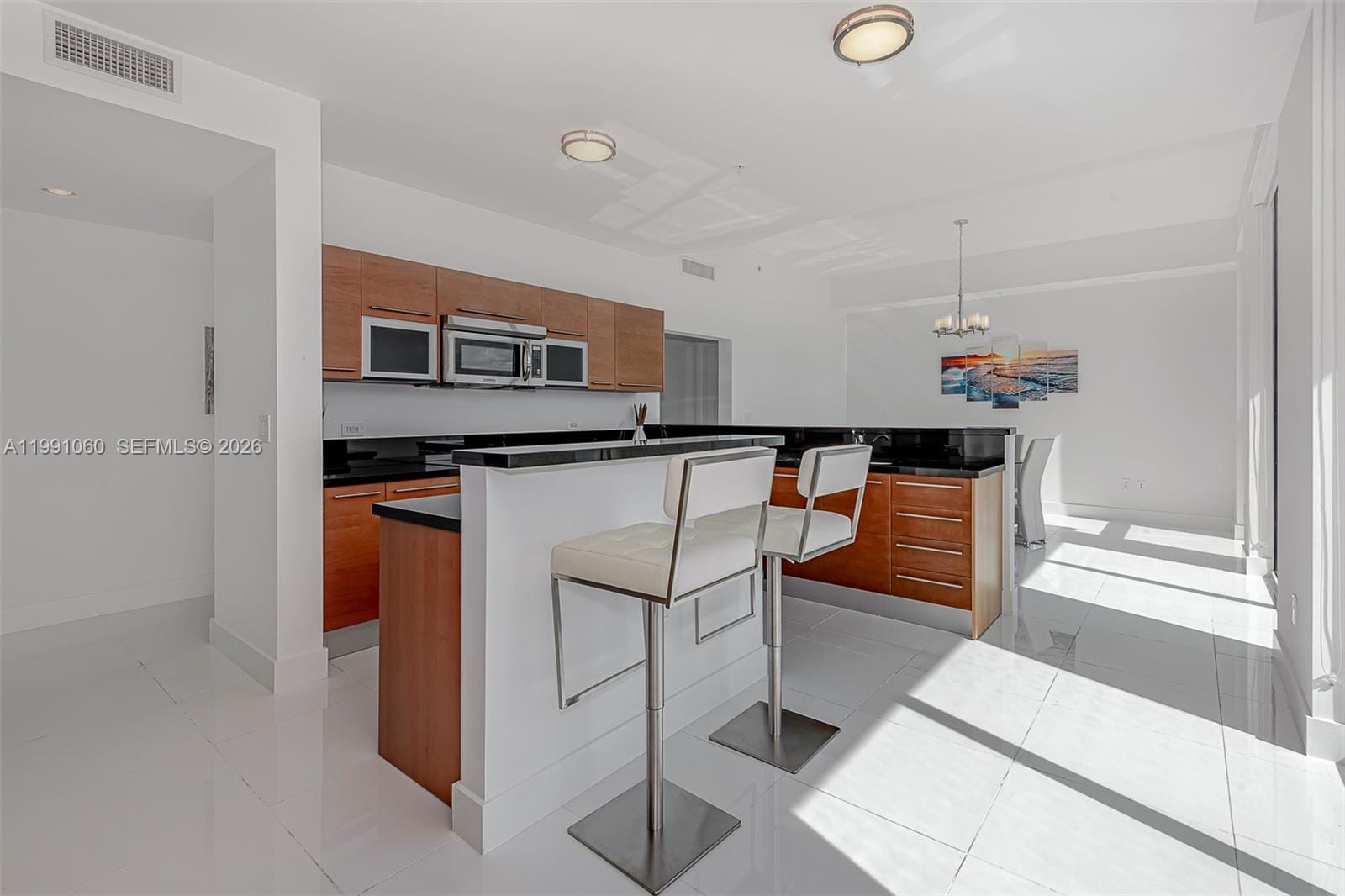 244 Biscayne Boulevard UPH-4907 — photo 9