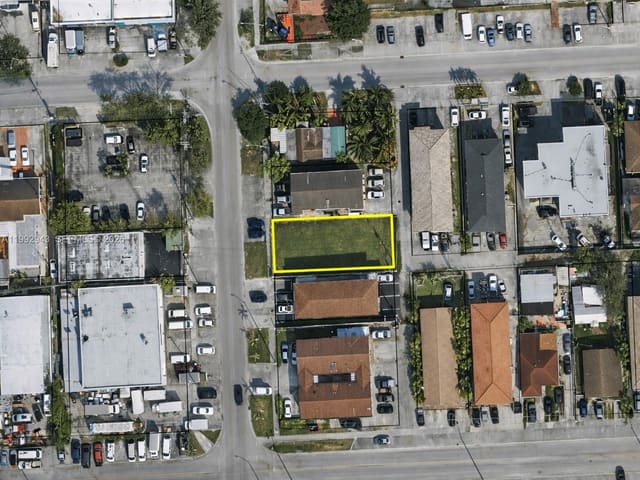2657 W 2nd Avenue, Hialeah, FL 33010
