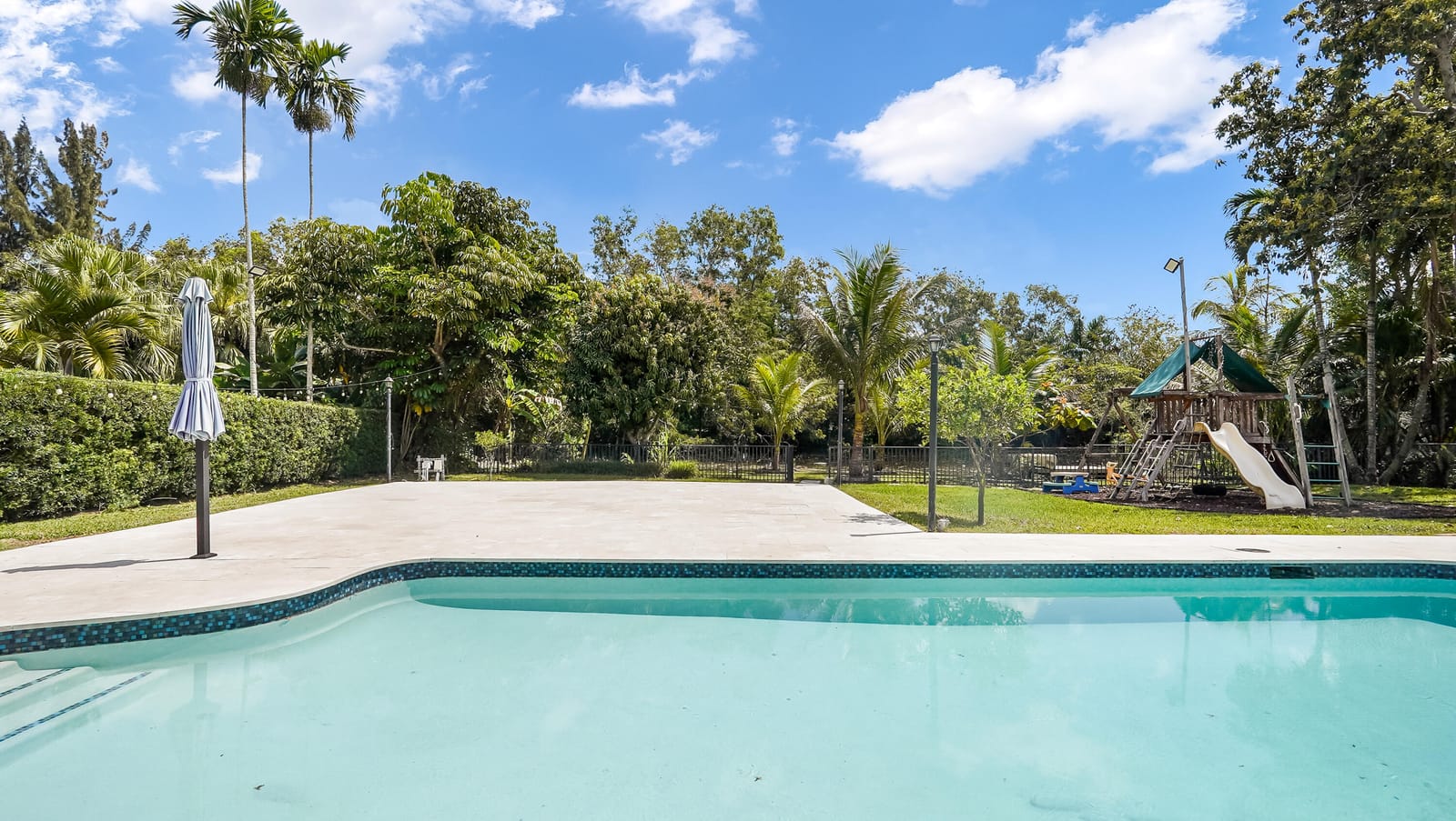 1120 E Tropical Way, Plantation, FL 33317 photo 13
