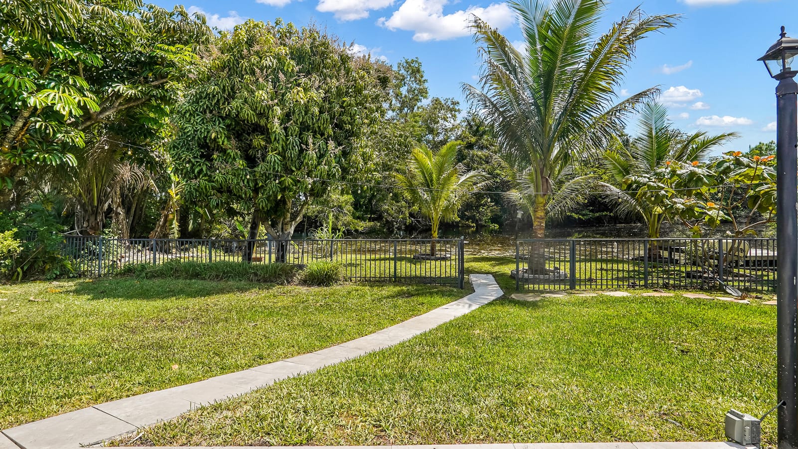 1120 E Tropical Way, Plantation, FL 33317 photo 17